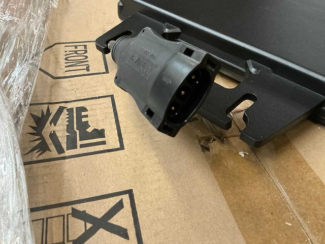 Apsystems microinverter model yc 600 omvormer - afbeelding 5 van  5