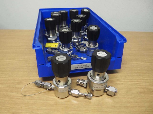 Aptech - handmatige vacuum kranen/valves (12x) - afbeelding 1 van  5