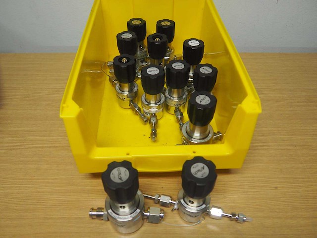 Aptech - handmatige vacuum kranen/valves (12x) - afbeelding 3 van  6