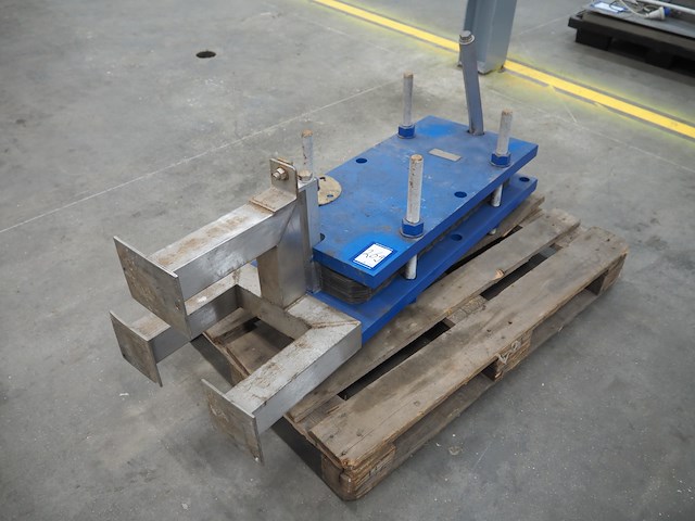 Apv - afbeelding 1 van  7