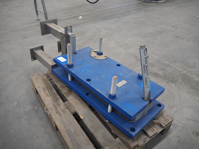 Apv - afbeelding 4 van  7