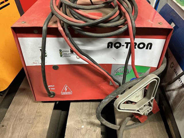 Aq-tron - 24v 40a - battery chargers - afbeelding 1 van  2
