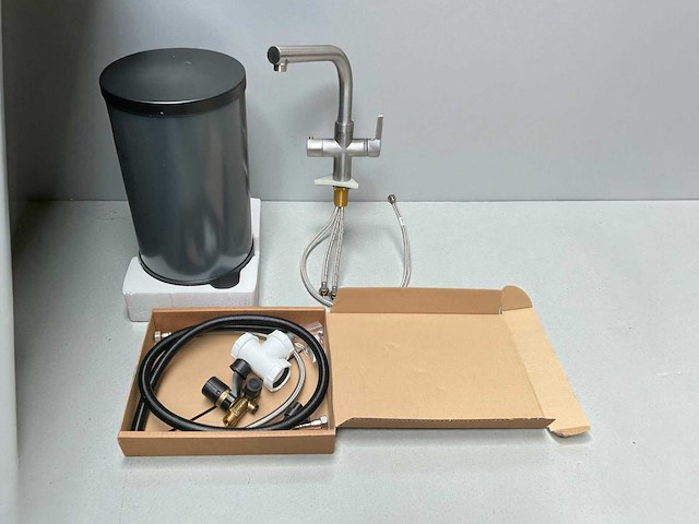 Aqua hot+ 3-in-1 kokend waterkraan - afbeelding 1 van  3