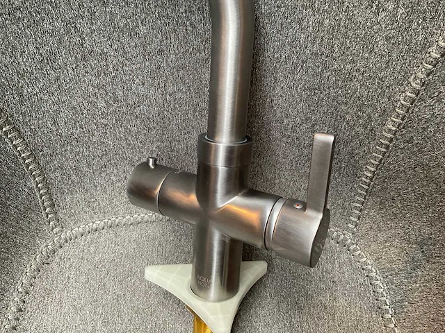 Aqua hot+ 3-in-1 kokend waterkraan - afbeelding 2 van  3