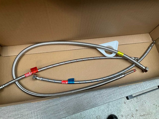 Aqua hot+ 3-in-1 kokendwaterkraan gunmetal met 5 liter boiler en filterset - afbeelding 6 van  17