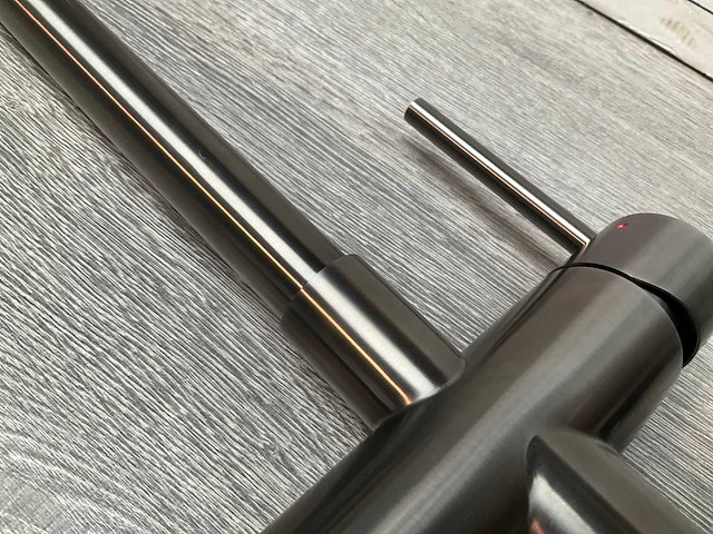 Aqua hot+ 3-in-1 kokendwaterkraan gunmetal met 5 liter boiler en filterset - afbeelding 9 van  17