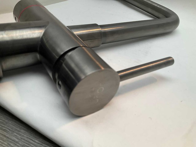 Aqua hot+ 3-in-1 kokendwaterkraan gunmetal met 5 liter boiler - afbeelding 7 van  9