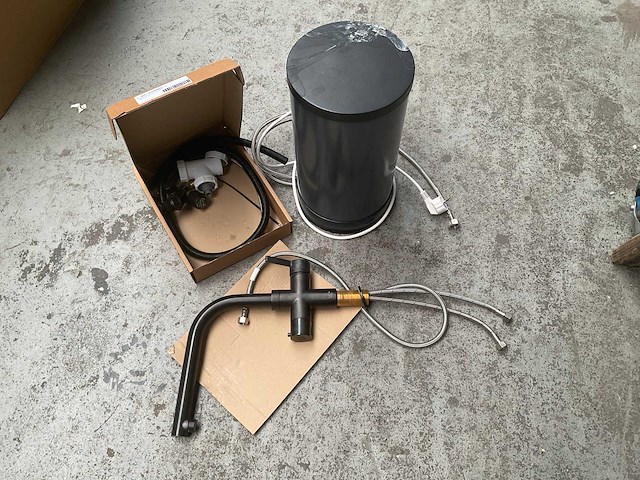 Aqua hot+ selzius 3-in-1 kokend water kraan en 5 liter boiler - afbeelding 6 van  7