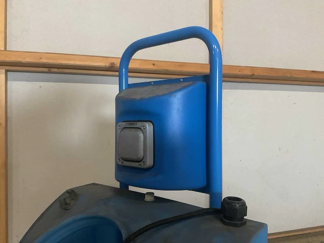 Aquajet mrp 2000 bijvulsysteem tractiebatterijen - afbeelding 3 van  6