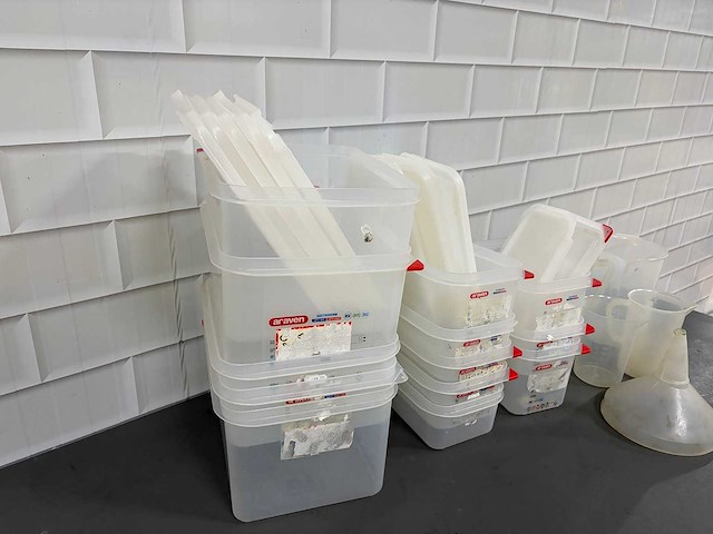 Araven - partij gastronorm food boxen met vulbekers (18x) - afbeelding 3 van  5