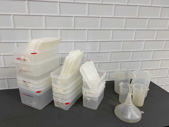 Araven - partij gastronorm food boxen met vulbekers (18x) - afbeelding 4 van  5