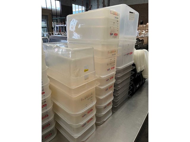 Araven voedselbakken en diverse deksels (52x) - afbeelding 3 van  6