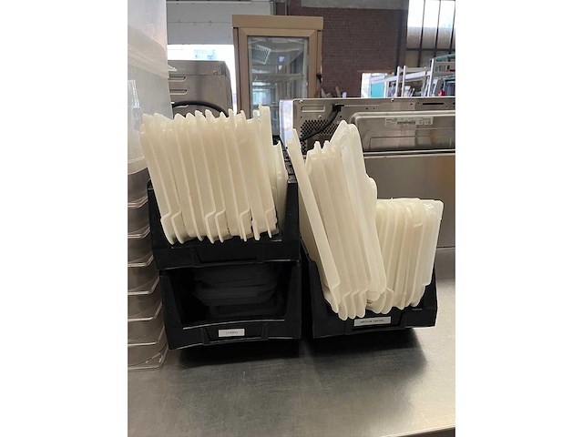 Araven voedselbakken en diverse deksels (52x) - afbeelding 4 van  6