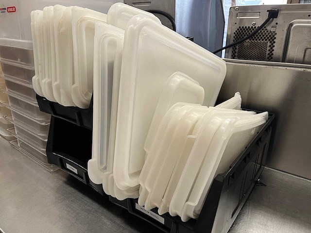 Araven voedselbakken en diverse deksels (52x) - afbeelding 5 van  6