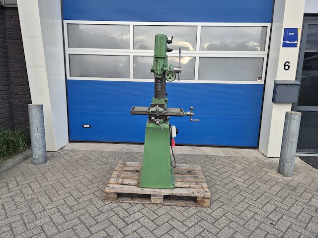 Arboga - em 825 - boor- freesmachine met kruistafel - afbeelding 12 van  13