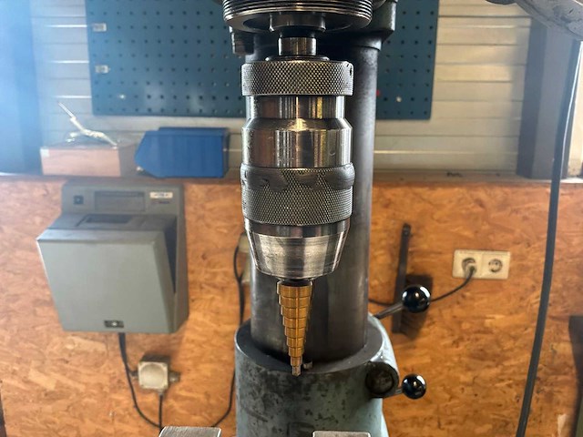 Arboga em 825 kolomboormachine - afbeelding 4 van  13