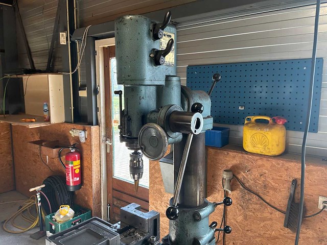 Arboga em 825 kolomboormachine - afbeelding 1 van  13