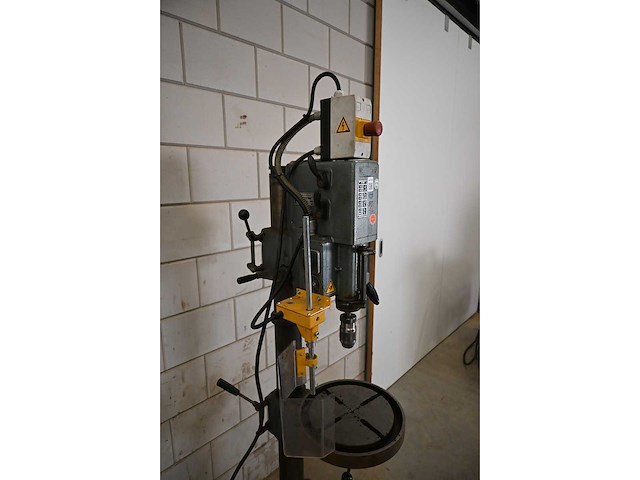Arboga g2508 kolomboormachine - afbeelding 5 van  6