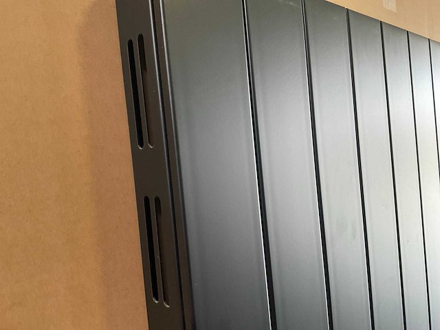 Arbonia decotherm plus designradiator mat zwart 56x180cm - afbeelding 2 van  4