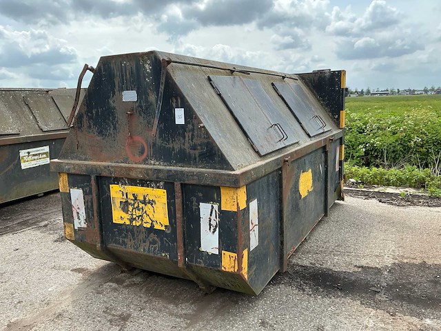 Archief afvalcontainer - afbeelding 1 van  4