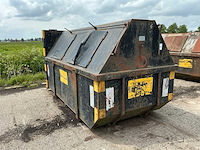Archief afvalcontainer - afbeelding 2 van  4