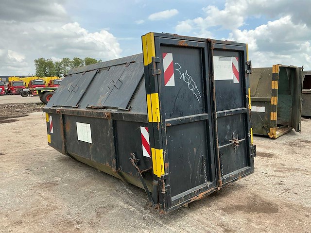 Archief afvalcontainer - afbeelding 4 van  4