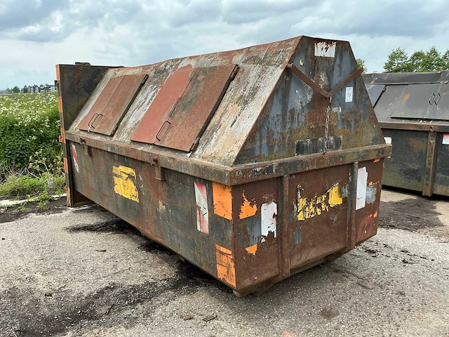 Archief afvalcontainer - afbeelding 2 van  4
