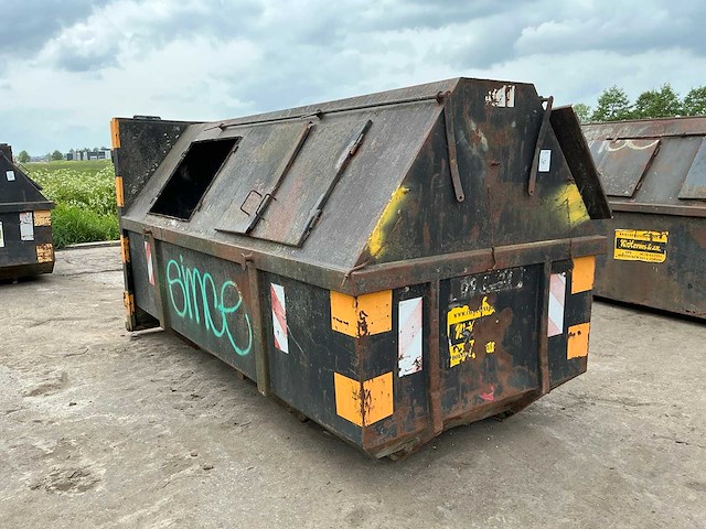 Archief afvalcontainer - afbeelding 2 van  4