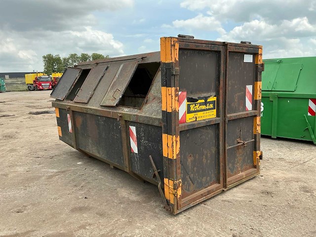 Archief afvalcontainer - afbeelding 4 van  4