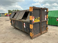 Archief afvalcontainer - afbeelding 4 van  4