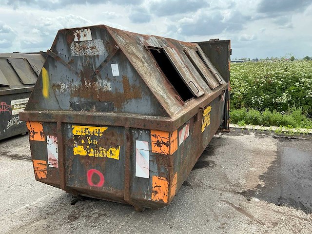 Archief afvalcontainer - afbeelding 1 van  4