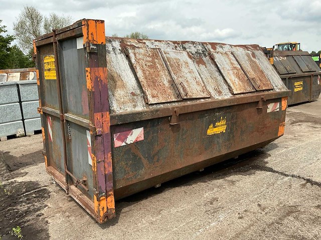 Archief afvalcontainer - afbeelding 3 van  4