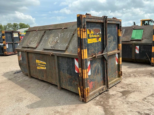 Archief afvalcontainer - afbeelding 4 van  4
