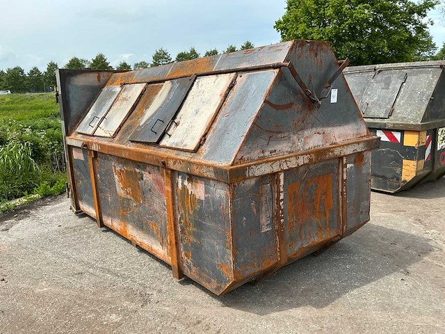 Archief afvalcontainer - afbeelding 2 van  4