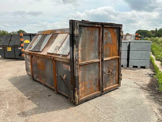 Archief afvalcontainer - afbeelding 4 van  4