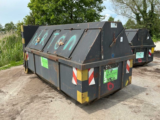 Archief afvalcontainer - afbeelding 2 van  4