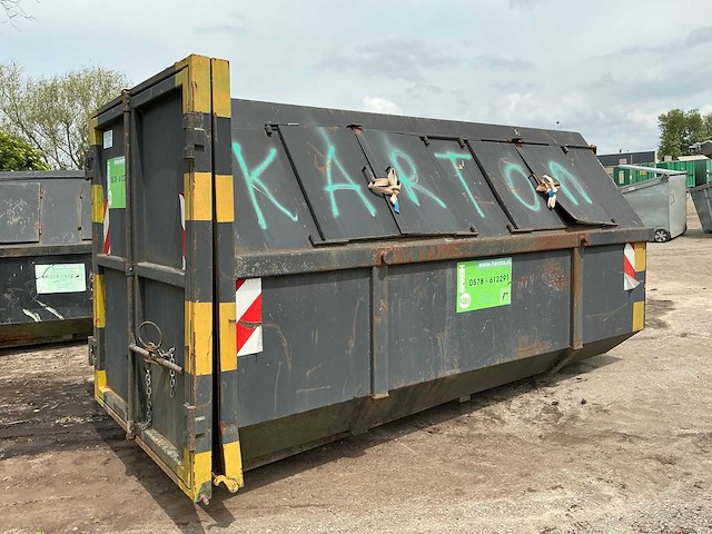 Archief afvalcontainer - afbeelding 3 van  4