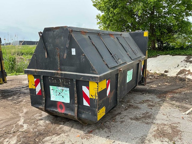 Archief afvalcontainer - afbeelding 1 van  4