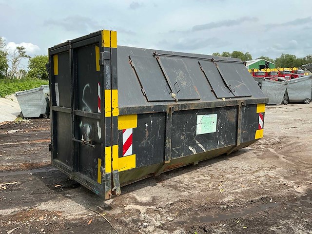 Archief afvalcontainer - afbeelding 3 van  4