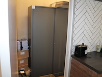 Archiefkast ahrend met 2 roldeuren. afmeting 120 x 45 x 195 cm. let op: exclusief inhoud. - afbeelding 1 van  3