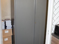 Archiefkast ahrend met 2 roldeuren. afmeting 120 x 45 x 195 cm. let op: exclusief inhoud. - afbeelding 2 van  3
