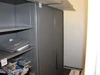 Archiefkast ahrend met 2 roldeuren. afmeting 120 x 45 x 195 cm. sleutel aanwezig. let op: exclusief inhoud. - afbeelding 1 van  3