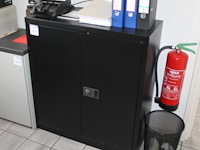 Archiefkast met 2 deuren. afmeting 90 x 40 x 100 cm. - afbeelding 2 van  2
