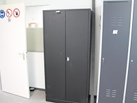 Archiefkast met 2 deuren. afmeting 92 x 42 x 195 cm. 2 sleutels aanwezig. - afbeelding 1 van  3