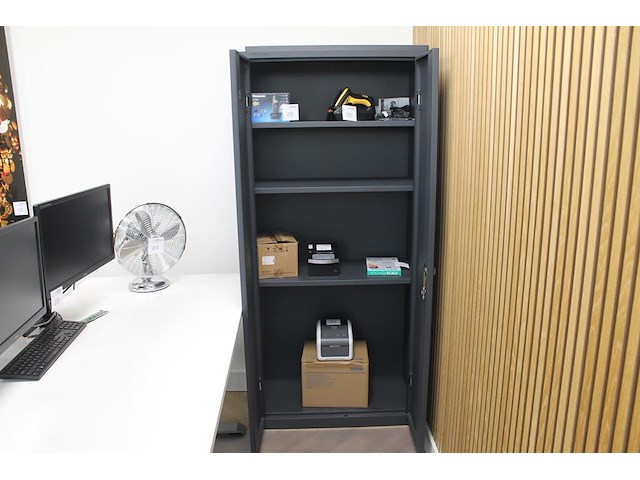 Archiefkast met 2 deuren. sleutels aanwezig. afmeting 80 x 38 x 180 cm. - afbeelding 3 van  3