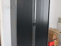 Archiefkast met 2 roldeuren. afmeting 120 x 45 x 198 cm. let op: exclusief inhoud. - afbeelding 2 van  3