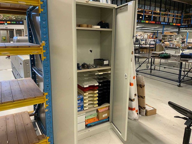 Archiefkast met inhoud (2x) - afbeelding 1 van  10