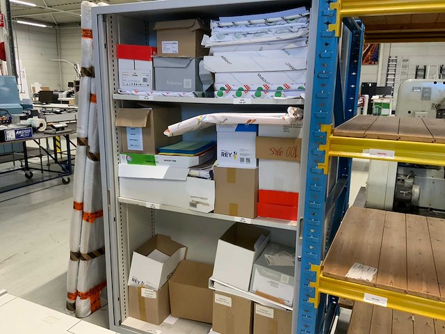 Archiefkast met inhoud (2x) - afbeelding 9 van  10
