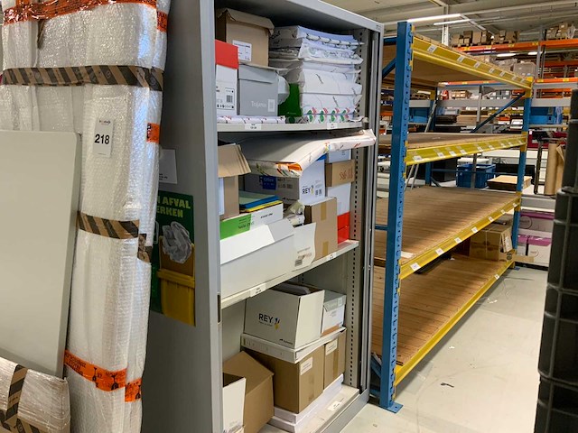 Archiefkast met inhoud (2x) - afbeelding 6 van  6