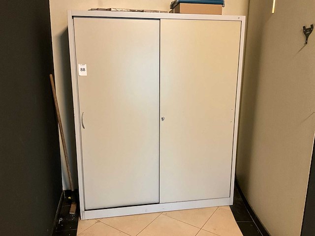 Archiefkast met inhoud - afbeelding 1 van  3